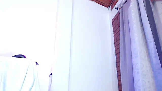 aura-monet online show from October 2025 04:35:01 AM