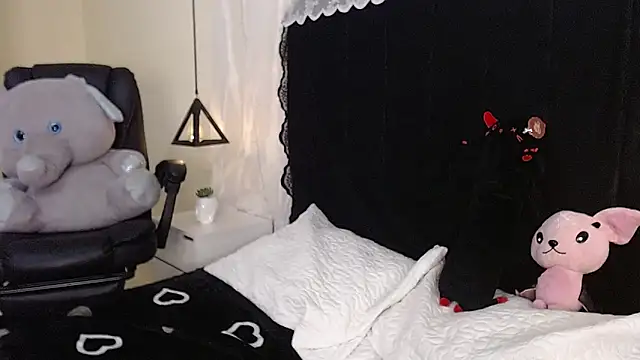 IvyBelle  online show from March 2026 11:58:01 AM