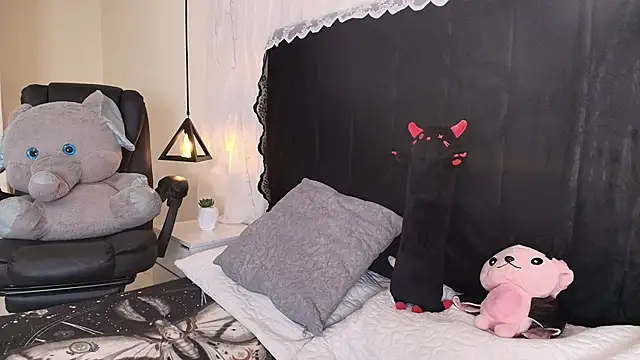 IvyBelle  online show from April 2026 11:27:01 AM