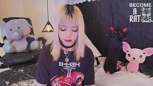 Snapshot of IvyBelle_ chatting on June 2026 11:27:01 AM IvyBelle online show from June 2026 11:27:01 AM