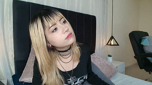 IvyBelle  online show from October 2025 11:51:02 AM