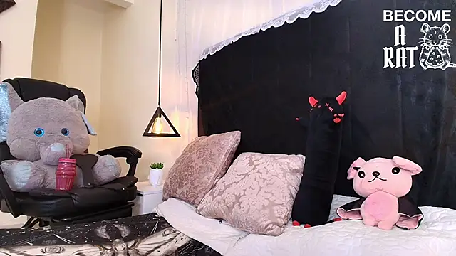 Snapshot of IvyBelle_ chatting on June 2026 02:33:01 PM IvyBelle online show from June 2026 02:33:01 PM
