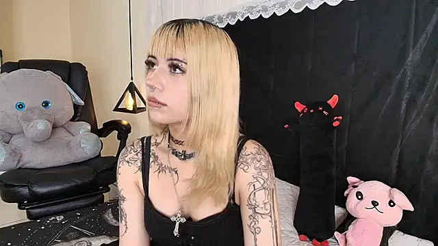 IvyBelle  online show from April 2026 11:27:01 AM