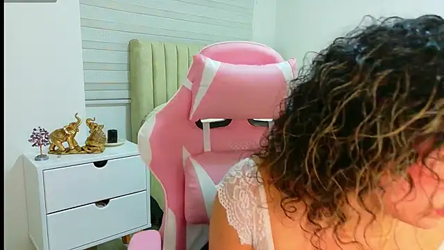 Nicolblossom1 online show from October 2025 05:23:01 AM