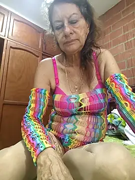 Snapshot of MaryLunne chatting on November 2025 11:36:01 AM MaryLunne online show from November 2025 11:36:01 AM