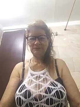 Snapshot of MaryLunne chatting on December 2025 11:49:01 AM MaryLunne online show from December 2025 11:49:01 AM