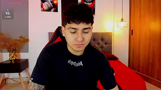 Nicolas James Sc online show from December 2025 01:39:02 PM