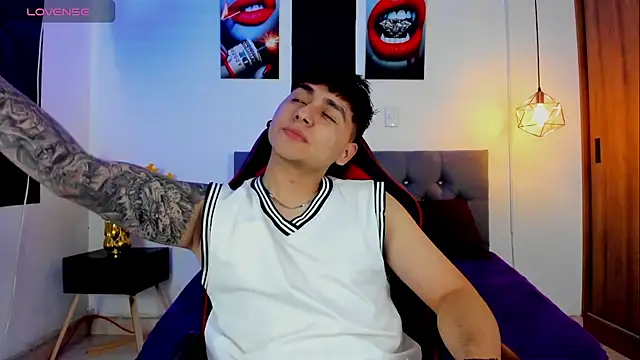 Nicolas James Sc online show from October 2025 01:32:02 PM