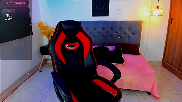 Nicolas James Sc online show from December 2025 01:43:02 PM