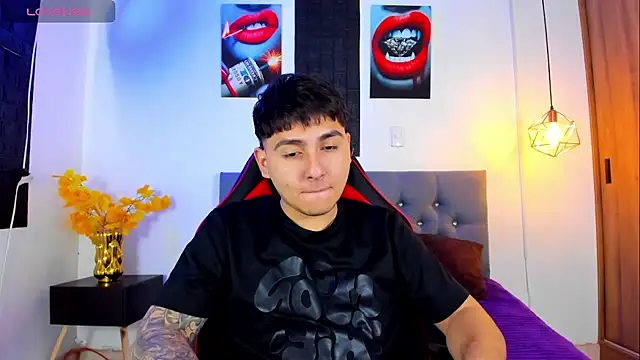 Nicolas James Sc online show from November 2025 01:47:02 PM