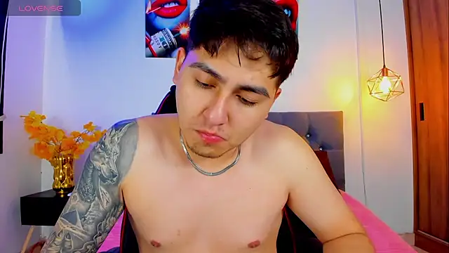 Nicolas James Sc online show from November 2025 01:44:02 PM