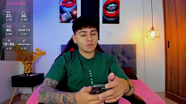 Nicolas James Sc online show from November 2025 12:59:01 PM