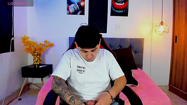 Nicolas James Sc online show from November 2025 02:28:02 PM