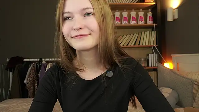 LynHillaire online show from February 2026 11:21:02 AM