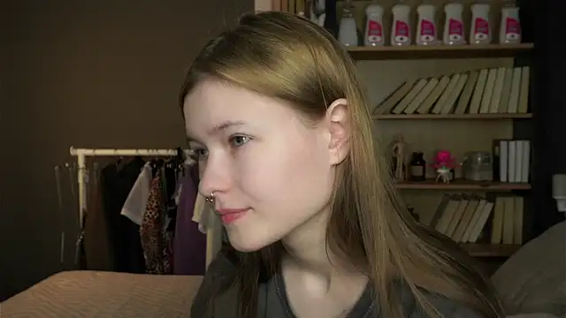 LynHillaire online show from February 2026 11:21:02 AM