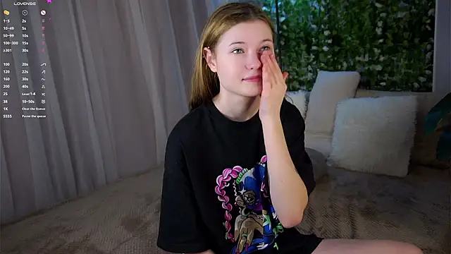 LynHillaire online show from March 2026 12:13:01 PM