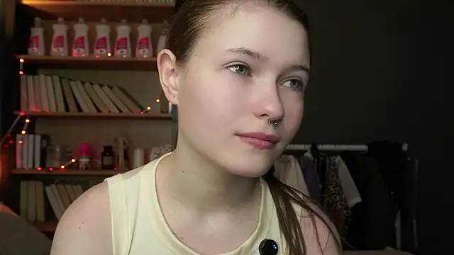 LynHillaire online show from February 2026 11:43:02 AM