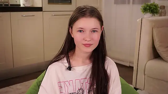 LynHillaire online show from September 2025 11:10:02 AM