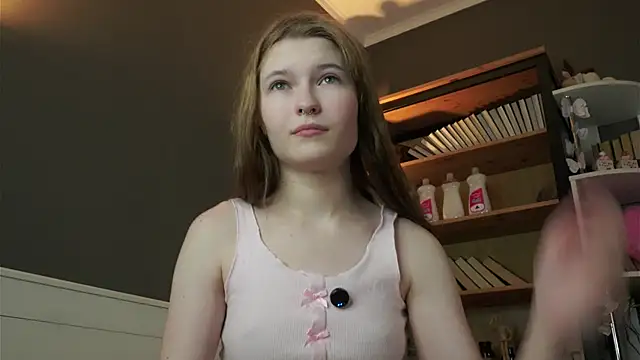 LynHillaire online show from February 2026 11:06:01 AM