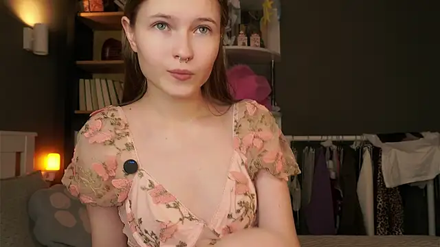 LynHillaire online show from February 2026 11:19:02 AM