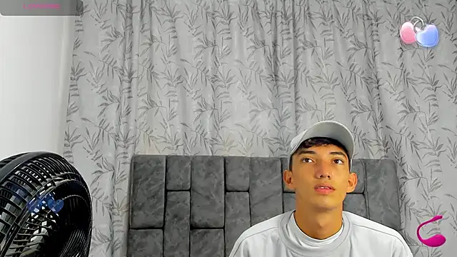 Snapshot of Maikol_Ortiz chatting on November 2025 11:32:02 AM Maikol Ortiz online show from November 2025 11:32:02 AM