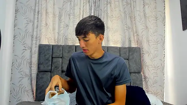 Snapshot of Maikol_Ortiz chatting on December 2025 12:29:01 PM Maikol Ortiz online show from December 2025 12:29:01 PM