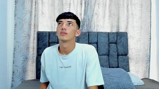 Snapshot of Maikol_Ortiz chatting on December 2025 08:04:02 PM Maikol Ortiz online show from December 2025 08:04:02 PM