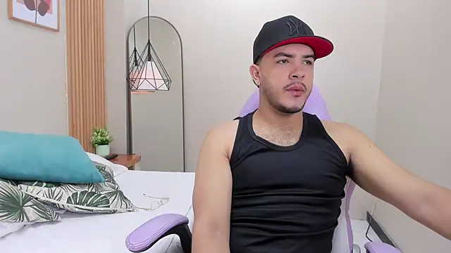 Andrew Lewiss online show from January 2026 01:48:01 PM