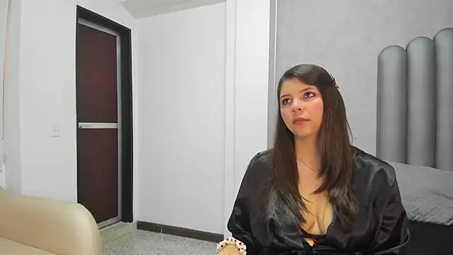 Charlotte-Star online show from November 2025 09:04:01 PM