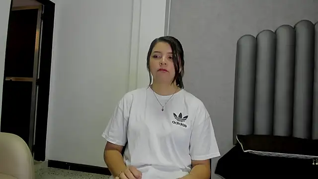 Charlotte-Star online show from November 2025 08:01:02 PM