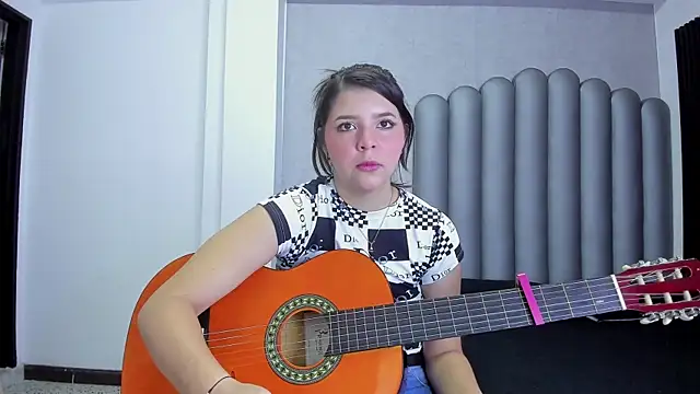 Charlotte-Star online show from November 2025 08:45:02 PM