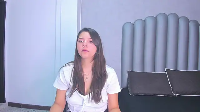 Charlotte-Star online show from November 2025 07:39:01 PM