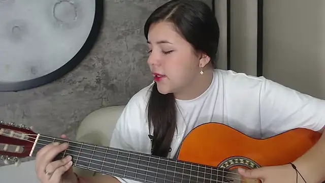 Charlotte-Star online show from December 2025 12:18:02 PM