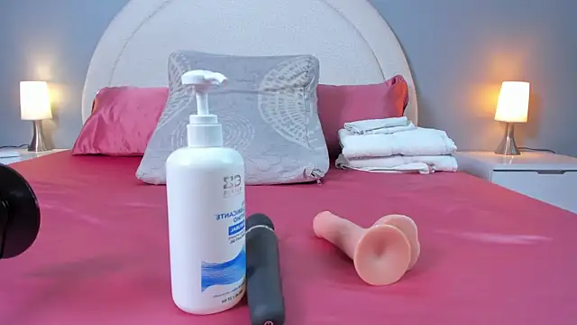 emilytowzen online show from March 2026 07:23:02 PM