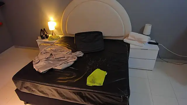 emilytowzen online show from March 2026 02:04:02 AM