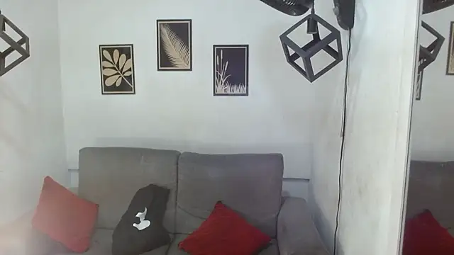 criss zuri online show from December 2025 12:18:01 PM