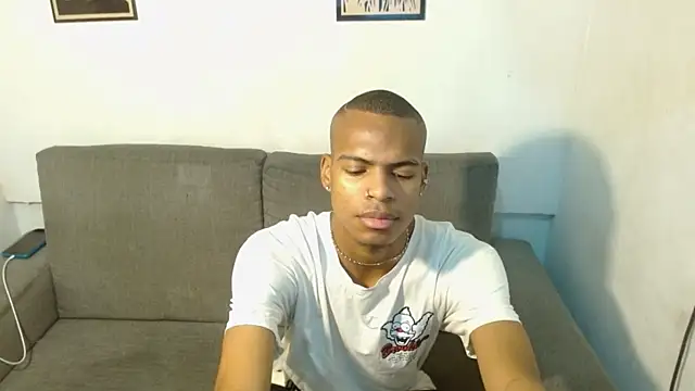Snapshot of criss_zuri chatting on October 2025 11:55:02 AM criss zuri online show from October 2025 11:55:02 AM