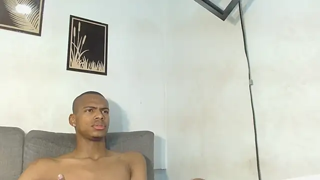 Snapshot of criss_zuri chatting on October 2025 11:55:01 AM criss zuri online show from October 2025 11:55:01 AM