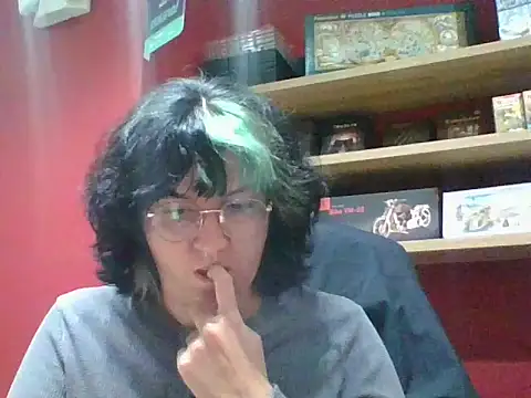 Snapshot of Froggyinthebox chatting on June 2026 11:57:02 PM Froggyinthebox online show from June 2026 11:57:02 PM