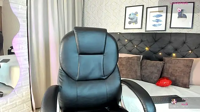 sophie  blare online show from March 2026 02:55:01 PM