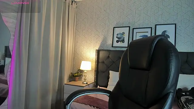 sophie  blare online show from July 2026 07:20:02 PM