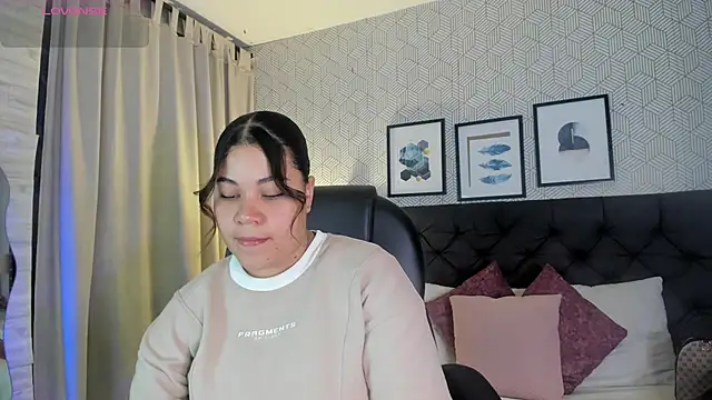 sophie  blare online show from July 2026 06:55:02 PM