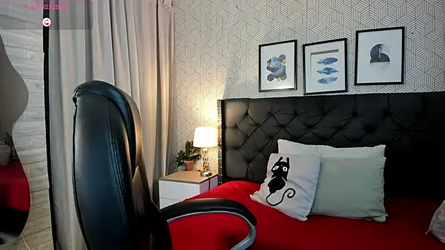 sophie  blare online show from April 2026 07:33:01 PM