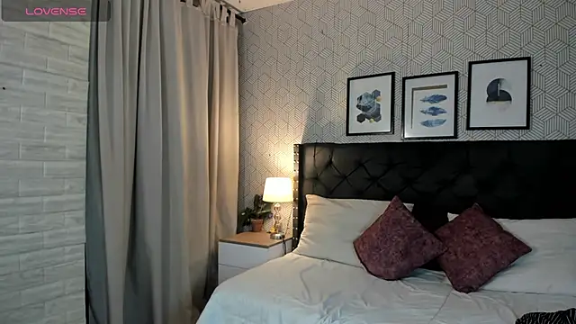 sophie  blare online show from April 2026 07:58:02 PM