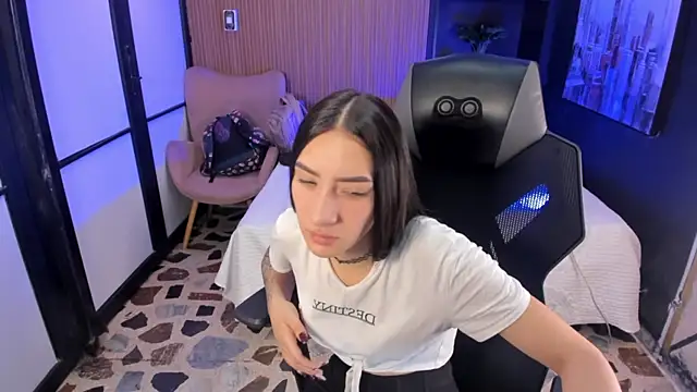 AlliceCopper online show from March 2026 01:18:01 PM