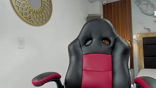 ALEXA STORM01 online show from October 2025 12:17:01 PM