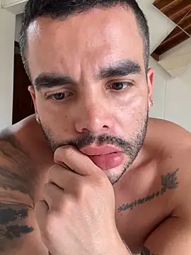 Snapshot of Bruno_De_Lucaa_ chatting on September 2025 04:51:02 PM Bruno De Lucaa online show from September 2025 04:51:02 PM