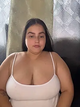 mia-08martinez  online show from May 2026 07:09:02 PM