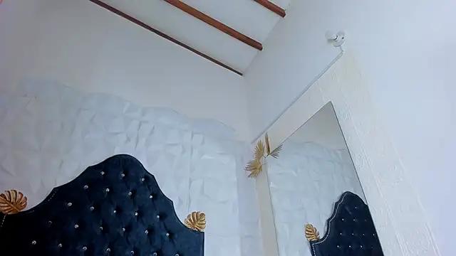  mia milf  online show from April 2026 06:10:01 PM