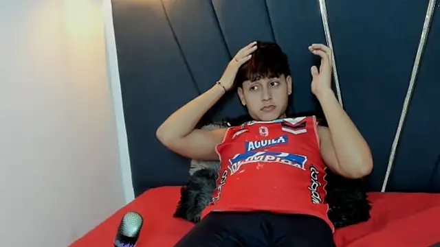 Snapshot of zeusapollofuck chatting on September 2025 08:15:02 PM zeusapollofuck online show from September 2025 08:15:02 PM